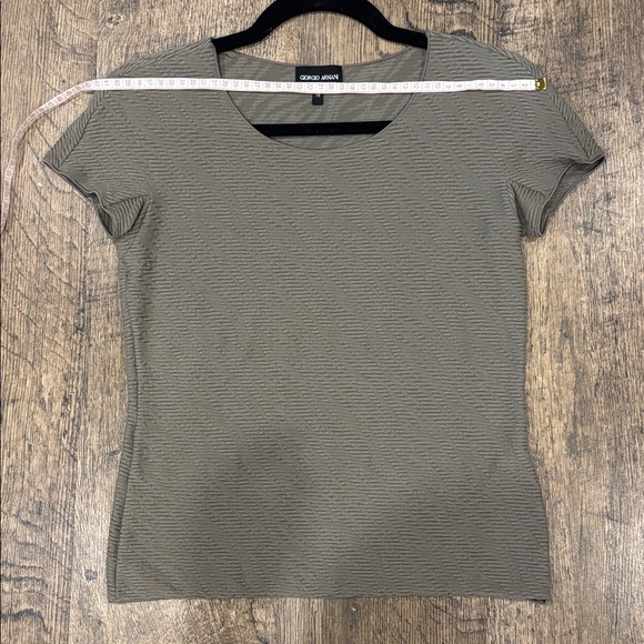 Giorgio Armani Women's Khaki Textured Short Sleeve Top - Picture 12 of 12